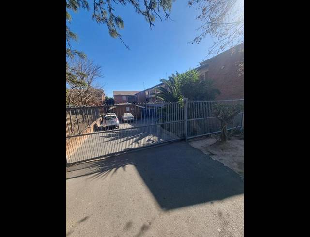2 BEDROOM APARTMENT FOR SALE IN KEW